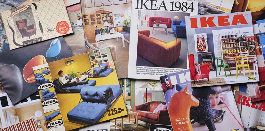 Ikea arrête la publication de son emblématique catalogue qui a inspirer nombre de ses clients. A son apogée, en 2016, le catalogue est distribué à 200 millions d’exemplaires, dans 69 versions différentes Cet arrêt va de pair avec la transformation actuellement opérée par la marque suédoise pour devenir encore plus digital et accessible. 